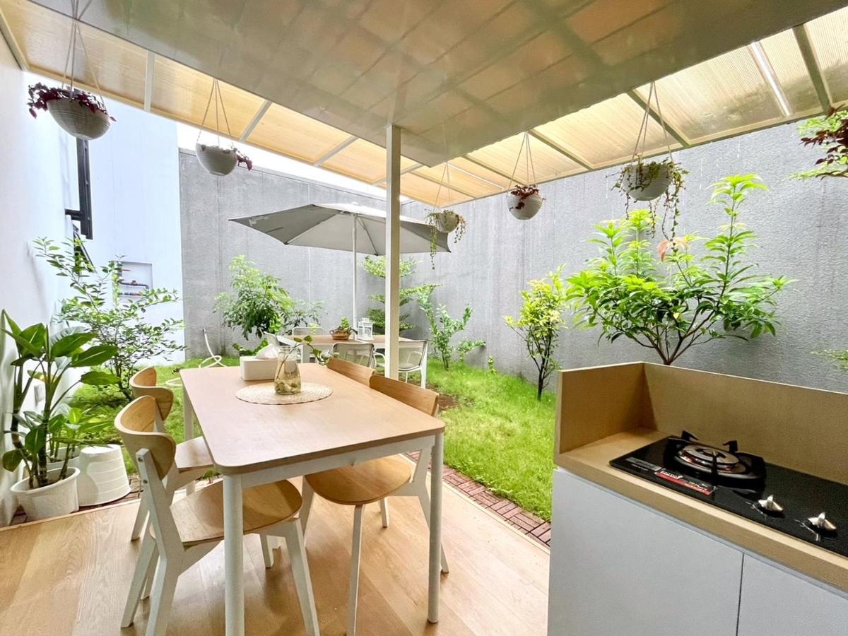 Larisa Homestay Syariah Padalarang Esterno foto
