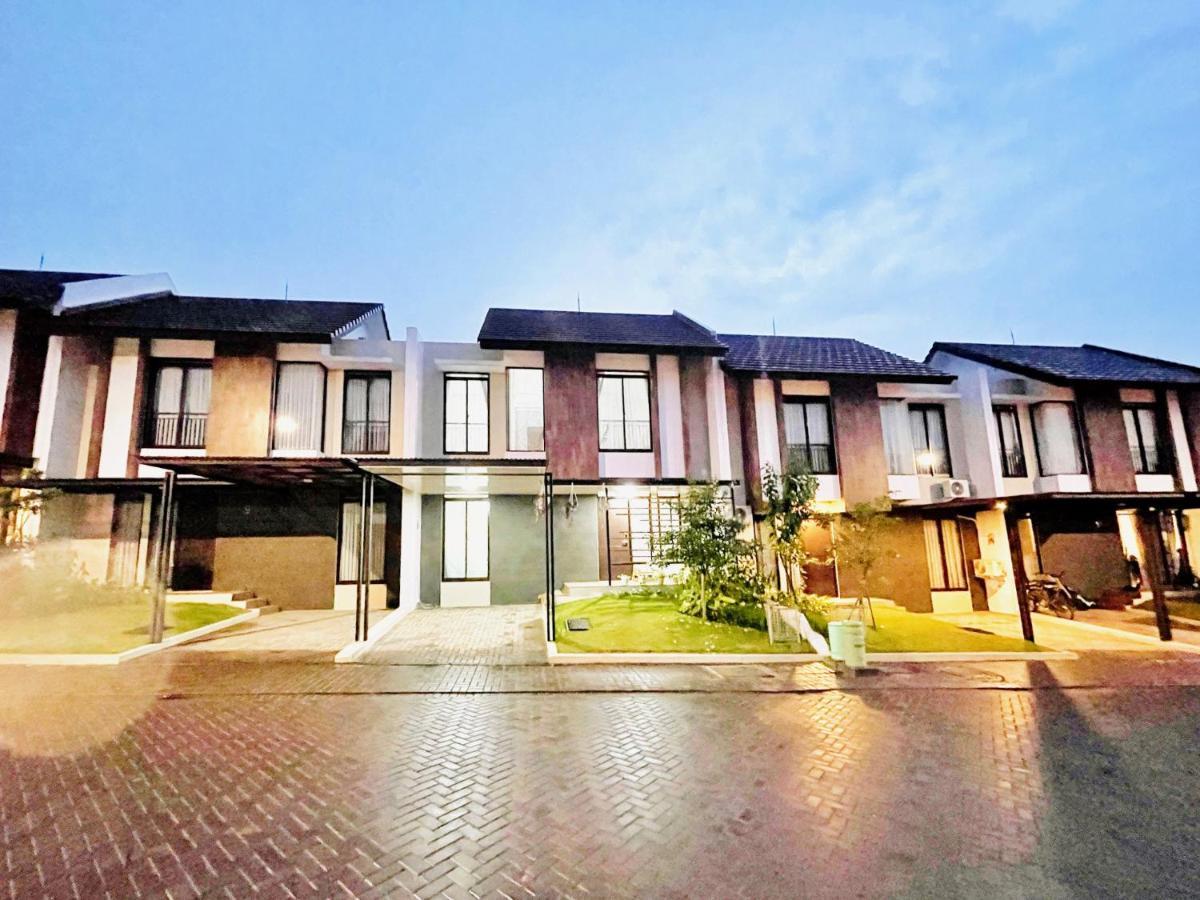 Larisa Homestay Syariah Padalarang Esterno foto