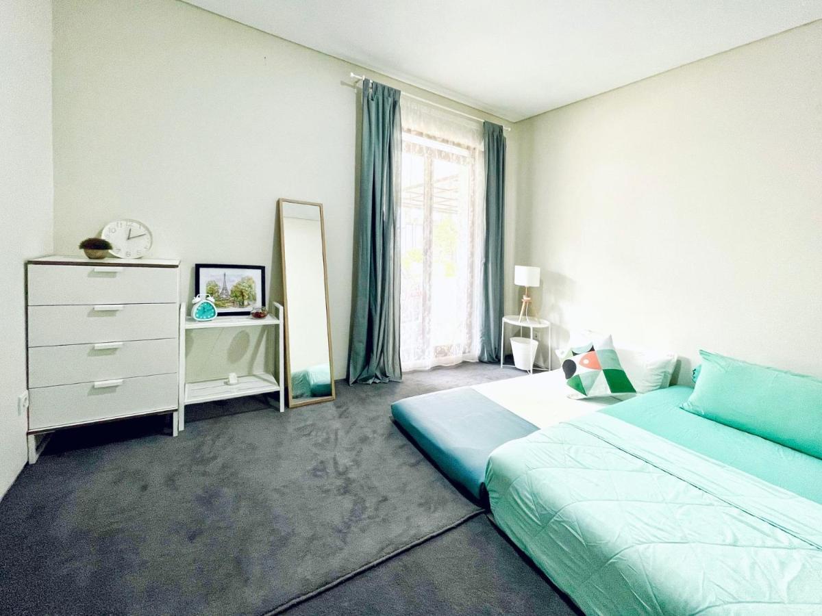 Larisa Homestay Syariah Padalarang Esterno foto